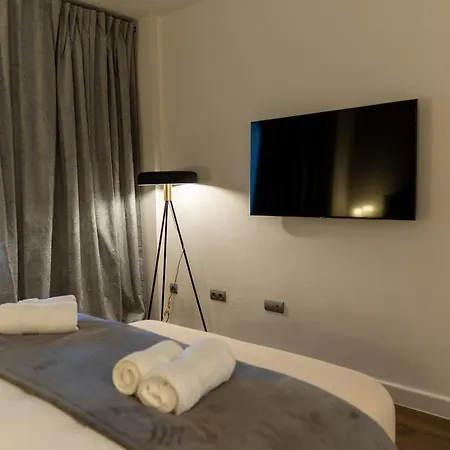 Impresionante De Lujo Con Jardin Apartamento Estepona